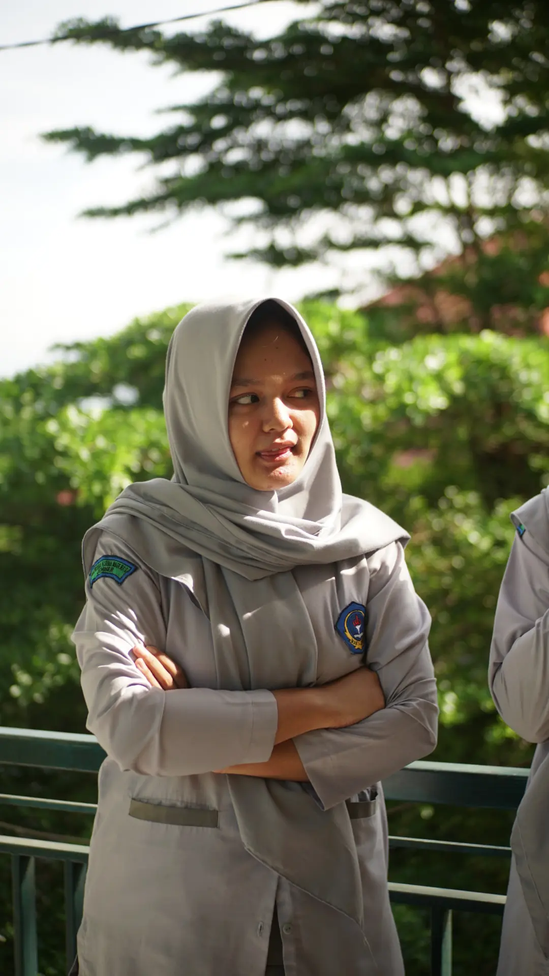 Cantika dalam seragam sekolah